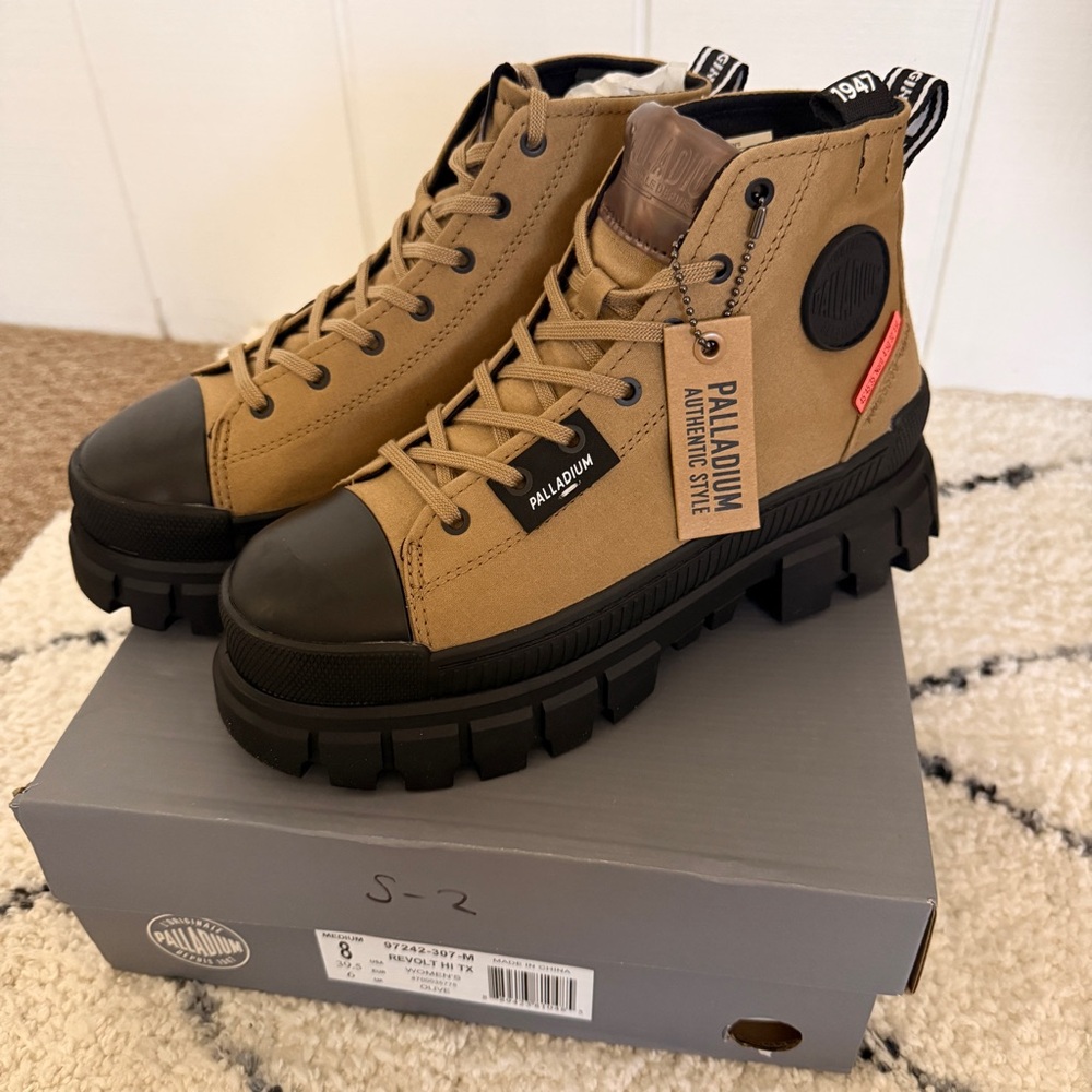 Palladium Revolt HI TX Boots